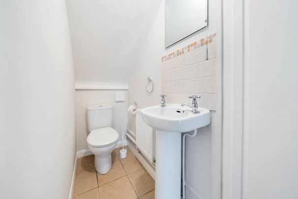 3 bedroom terraced house to rent - Photo 1