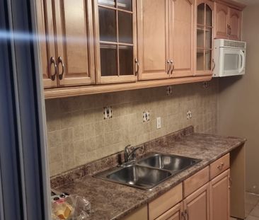 For Lease - 841 Runnymede Road Unit# 2nd Flr, Toronto, Ontario - Photo 6