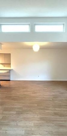 2 bed, 1 bath in Kits, avail. March 1 - Photo 1