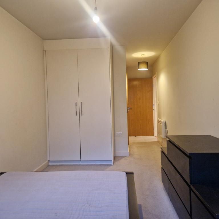 2 bedroom flat to rent - Photo 1