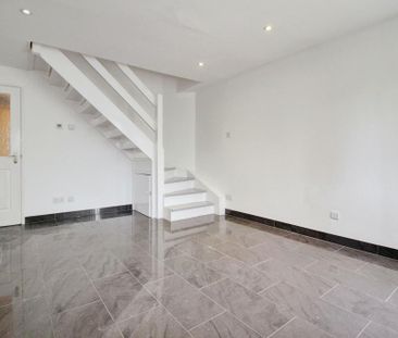 2 bedroom semi-detached house to rent - Photo 5