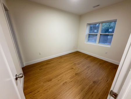 For Lease - 300 South Kingsway N/A Unit# Upper, Toronto, Ontario - Photo 4