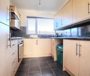 2 bedroom apartment to rent - Photo 6
