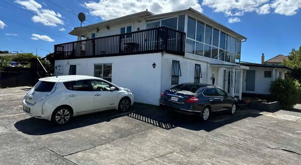 Rent reduced! First weeks rent free! - Photo 1