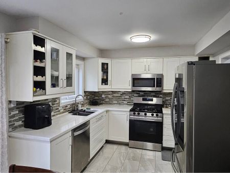 For Lease - 19 Piane Avenue Unit# Upper, Brampton, Ontario - Photo 5