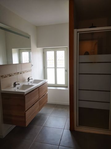 Location Appartement 3 pièces 62m² SAUVETERRE DE GUYENNE 33540 - Photo 3