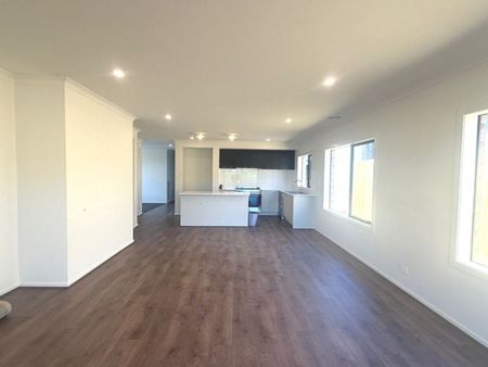 Modern Family Living in Prime Warragul Location! - Photo 5