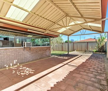 Spacious 3 Bedroom Home in Rockingham - Photo 2