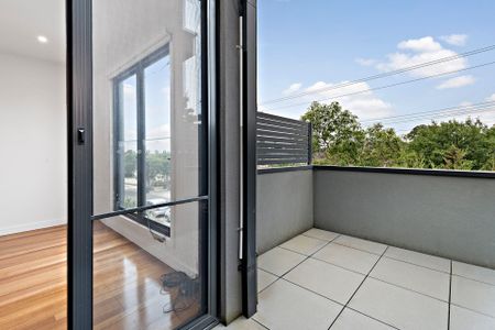 Thinking of selling? Contact our agent - Photo 2