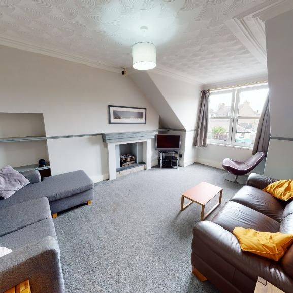 3 bedroom flat to rent - Photo 1