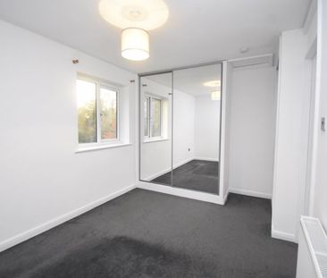 Renown Way, Chineham - Photo 3