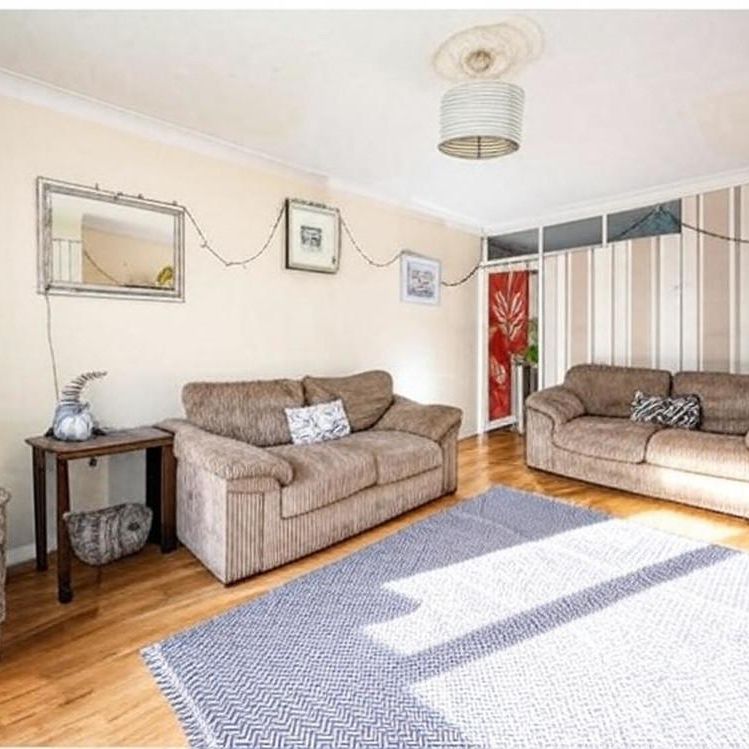 3 bedroom terraced house to rent - Photo 1