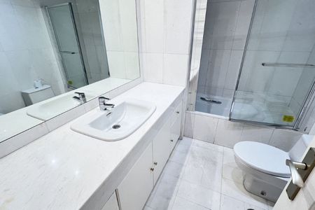 4 Bedroom Apartment For Rent in Puerto Banús, Málaga - Photo 5