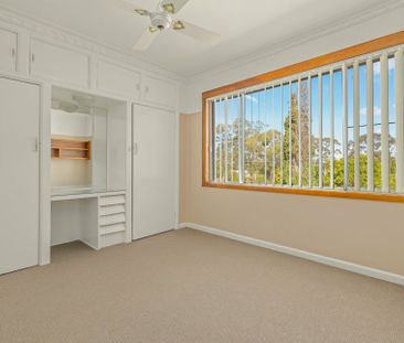 Spacious Family Home in Quiet Taree West Culdesac - Photo 2