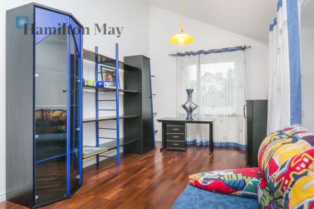 Na wynajem wyjątkowa willa z ogrodem znajdująca się w cichej dzielnicy - Kliny Borkowskie - Photo 5