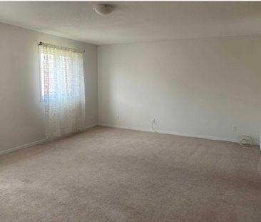 For Lease - 726 Farmstead Drive, Milton, Ontario - Photo 2