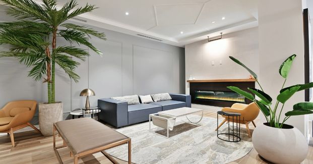 Fifth + Bank - Photo 1