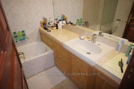 Soleado apartamento con gran Terraza en edificio tranquilo con piscina climatizada - Photo 5