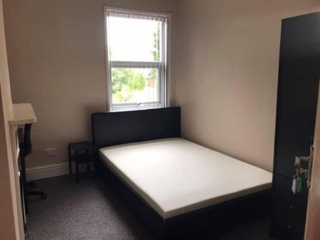 6 bedroom house to rent - Photo 3