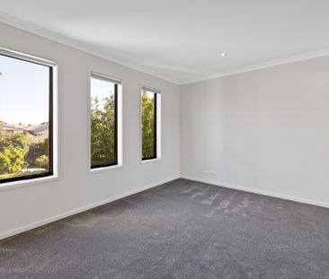 10 Quealy Street, Casey ACT 2913 - House For Rent | Domain - Photo 4