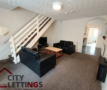 2 Bedroom Mid Terraced House - Photo 1