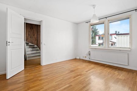 Lammholmsbacken, Skärholmen - Photo 2