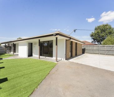 Inviting 3 Bedroom Home – A Must-See! - Photo 3