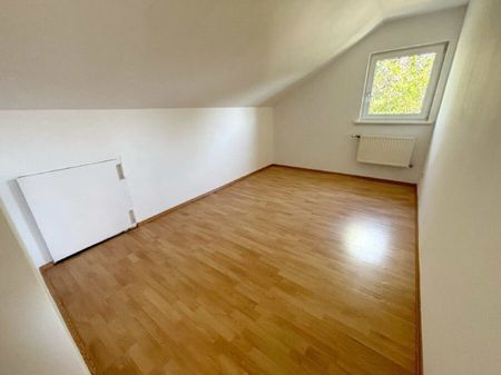 Dachgeschoss - Zwei Zimmerwohnung mit Essküche! - Photo 5