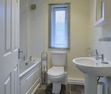 Price £1,175 pcm - Available 16/12/2025 - Unfurnished - Photo 4