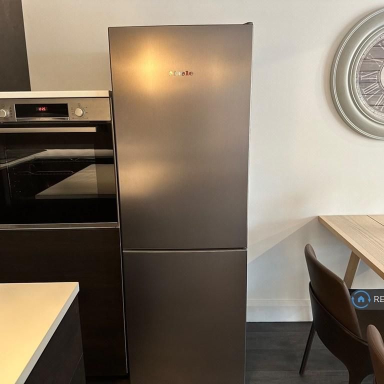 4 bedroom terraced house to rent - Photo 1