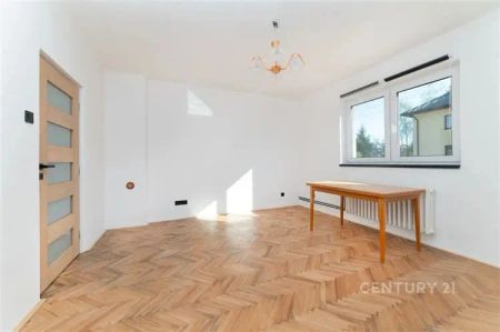 Pronájem bytu 3+1 se zahradou, 80 m - Photo 2