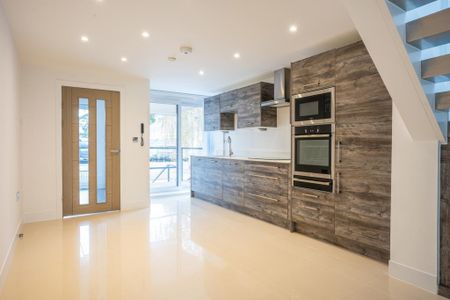 3 bedroom semi-detached house to rent - Photo 4