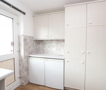 St Just Close, Ferndown - Photo 3