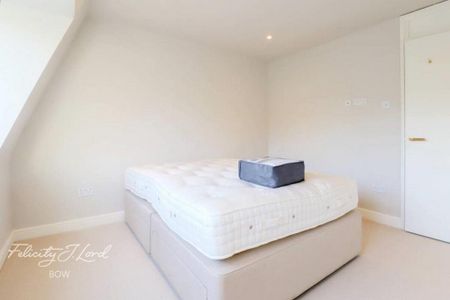 4 bedroom terraced house to rent - Photo 3