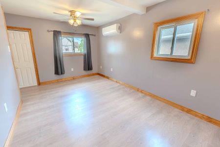 For Lease - 8 GARNER Avenue, Welland, Ontario - Photo 4