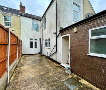 3 bedroom terraced house to rent - Photo 3