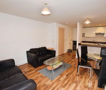 2 bedroom flat to rent - Photo 3