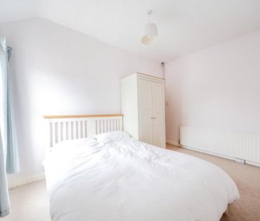 3 bedroom end of terrace house to rent - Photo 4