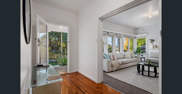 Classic 1960's Residence - Photo 1