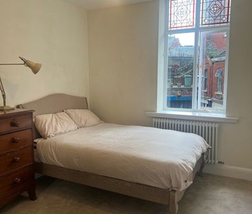 1 Bed Flat, Lower Hillgate, SK1 - Photo 3