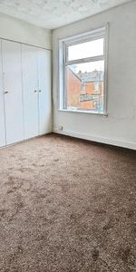 2 bedroom end of terrace house to rent - Photo 4