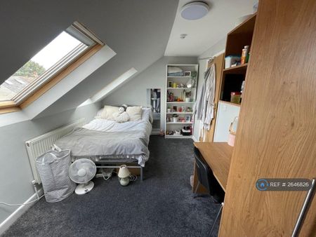 6 bedroom terraced house to rent - Photo 2