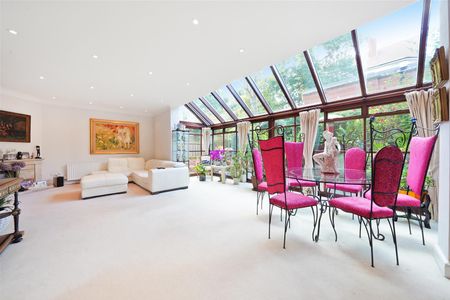 Ferncroft Avenue, Hampstead, London - Photo 2
