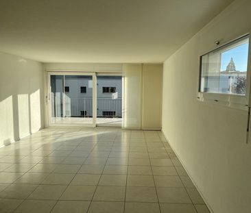 Helle 4½ Zimmer Wohnung mit grossem Balkon - Eigentumstandard - Photo 1