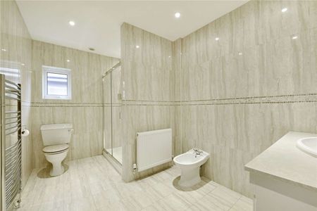 A spacious and well presented 3 bedroom detached bungalow in a popular cul-de-sac. - Photo 5