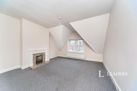 3 bedroom flat to rent - Photo 2