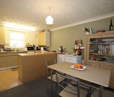 2 bedroom end of terrace house to rent - Photo 1