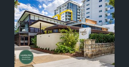 Spacious Family Home on the Golden Mile - Photo 3