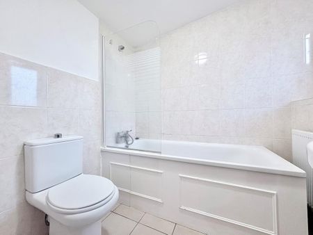 1 bedroom in a house share to rent - Photo 4