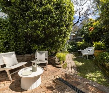 STUNNING HOME IN IDEAL LOCATION - Photo 1